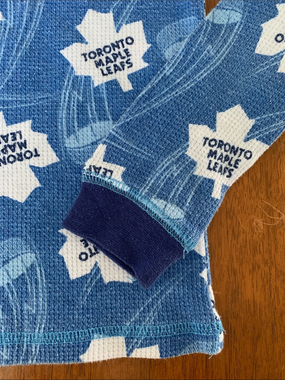 😊FREE😊 NHL Blue Toronto Maple Leafs Kids Long-Sleeve Thermal Shirt - Picture 3 of 4